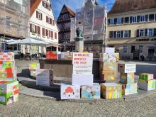 Demokratiewürfel auf dem Marktplatz